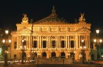 Fachada de la Ópera Garnier de noche